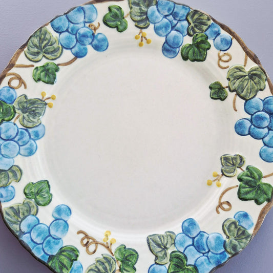 Metlox Poppytrail SCULPTURED GRAPE Dinner Plate, c.1963-86 USA
