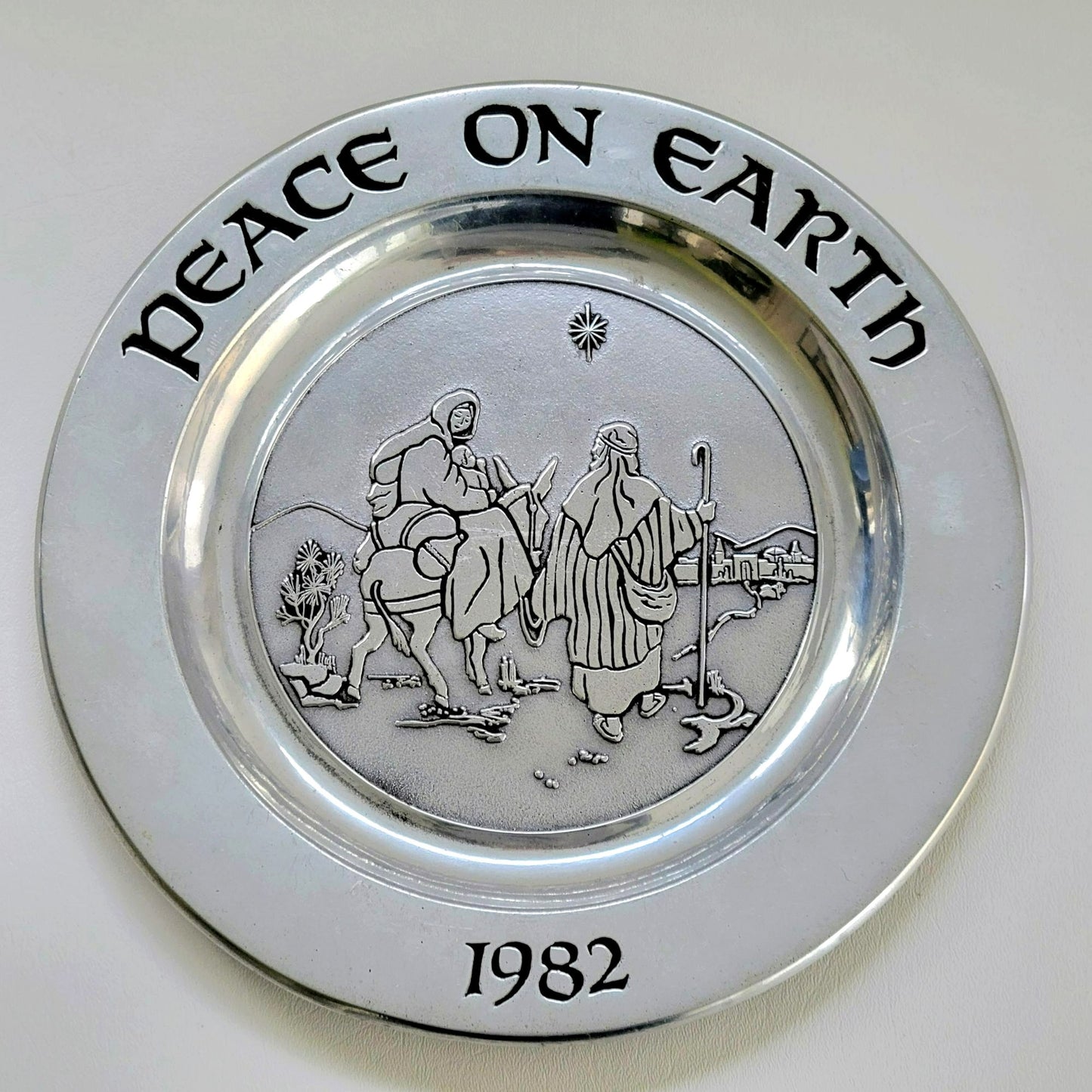Wilton Peace On Earth 1982 Pewter Annual Plate