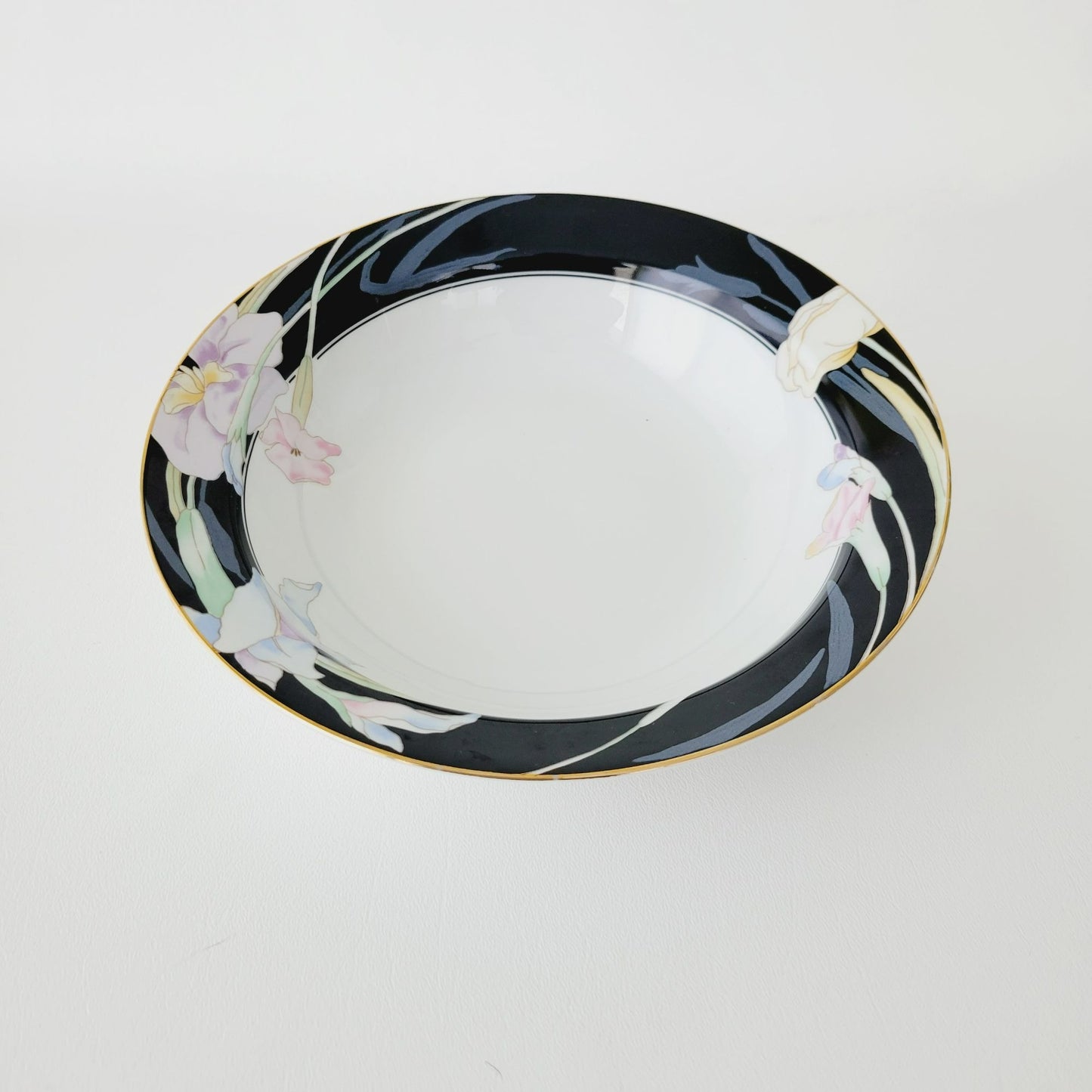Mikasa Charisma 9" Serving Bowl, c.1983-97 Japan