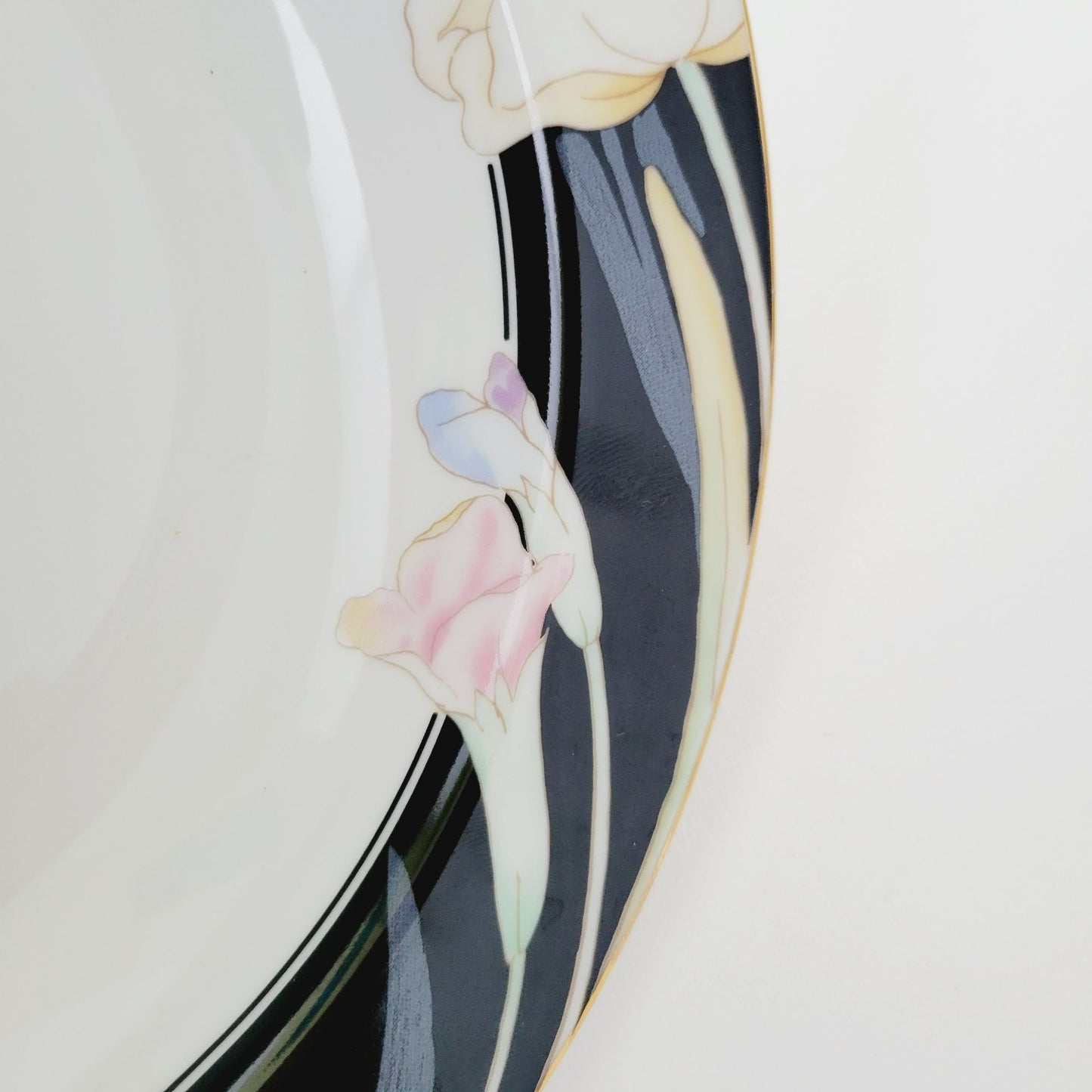 Mikasa Charisma 9" Serving Bowl, c.1983-97 Japan