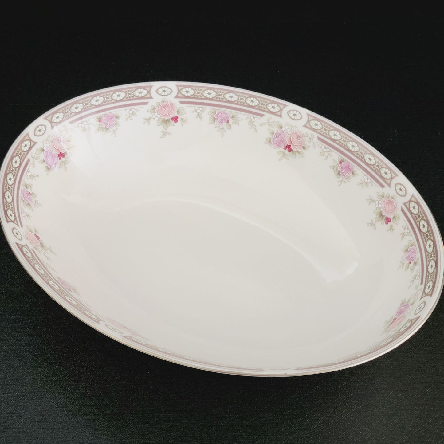 Royal Doulton Elegance Oval Vegetable Bowl, c.1980s England