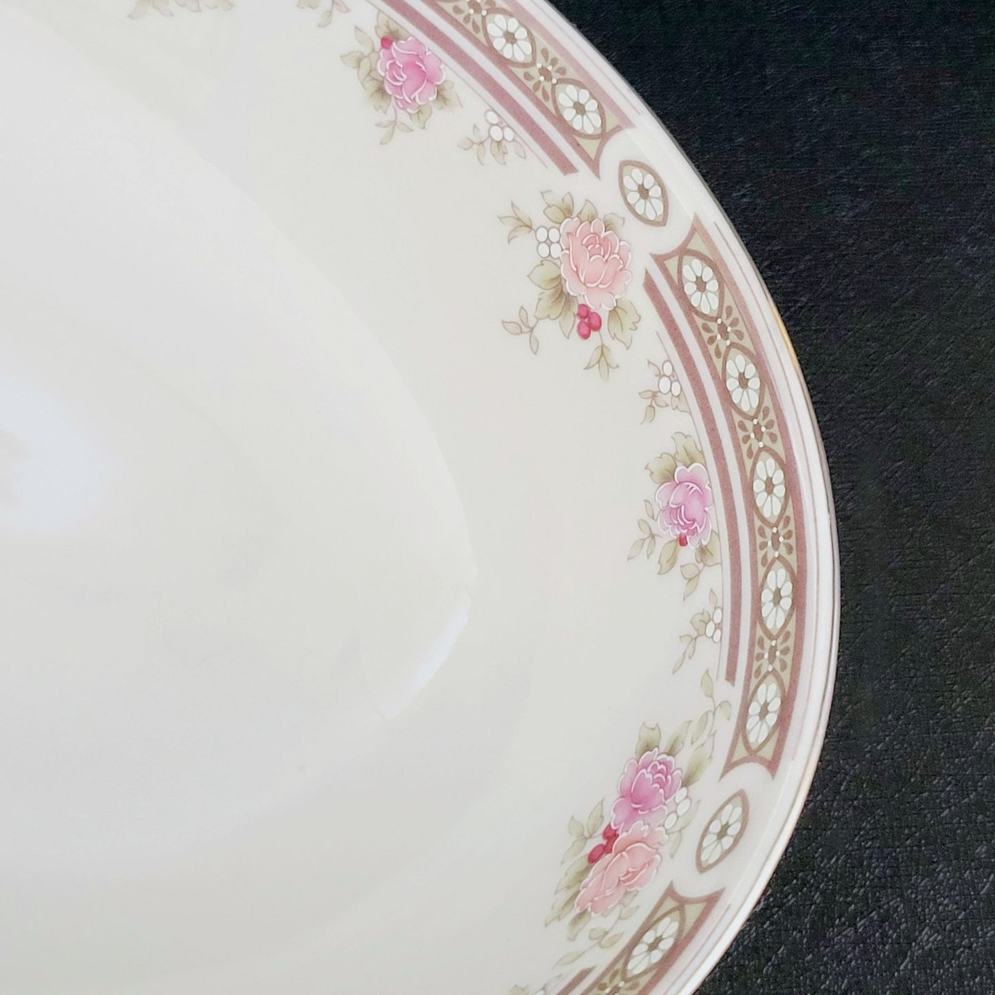Royal Doulton Elegance Oval Vegetable Bowl, c.1980s England