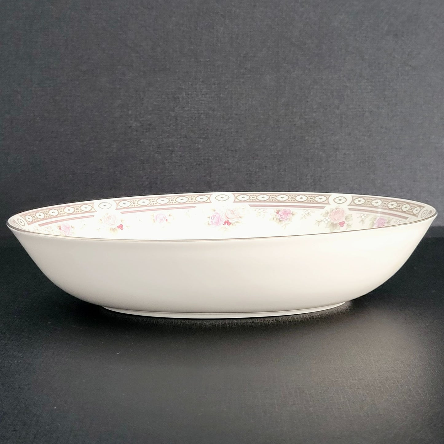 Royal Doulton Elegance Oval Vegetable Bowl, c.1980s England