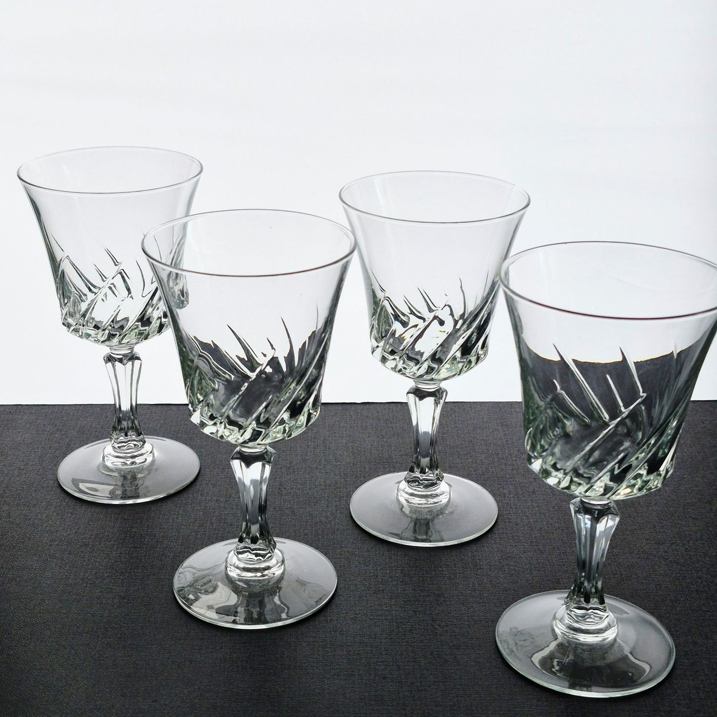 Cristal D'Arques "Flammes" Crystal Wine Glass, Set of 4, France