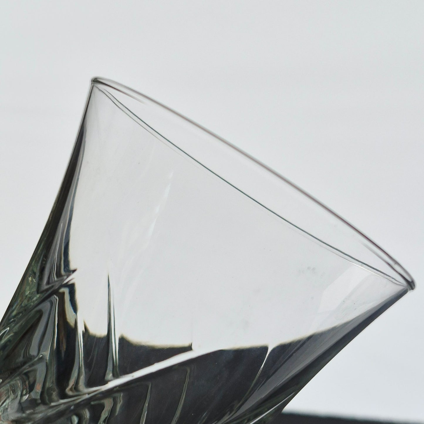 Cristal D'Arques "Flammes" Crystal Wine Glass, Set of 4, France
