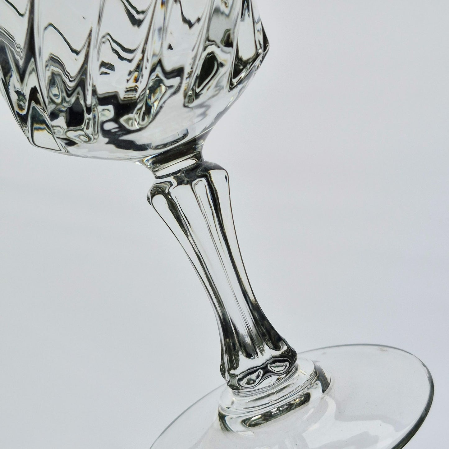 Cristal D'Arques "Flammes" Crystal Wine Glass, Set of 4, France