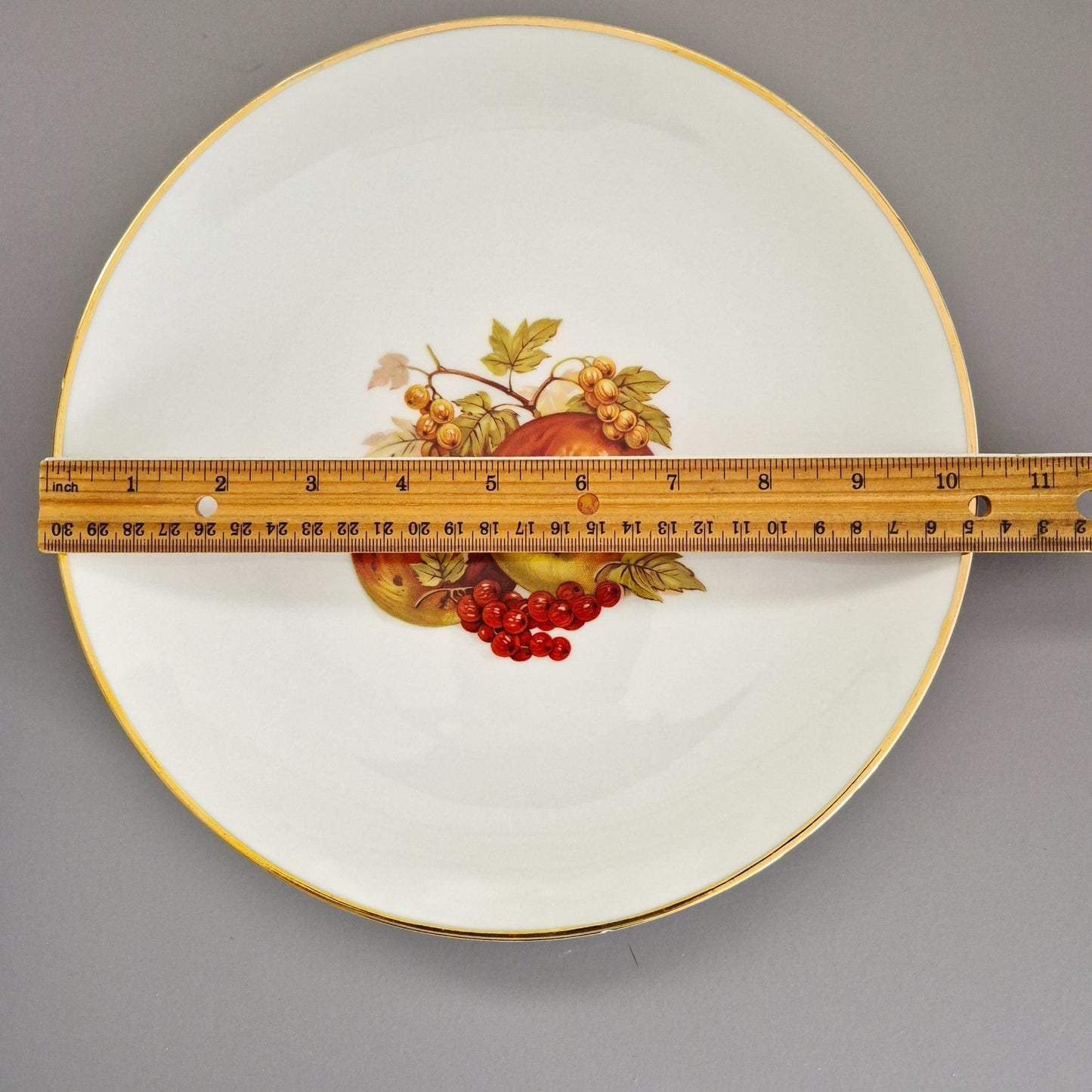 Bareuther Apple & Berry Dinner Plates, c.1970-90s Germany