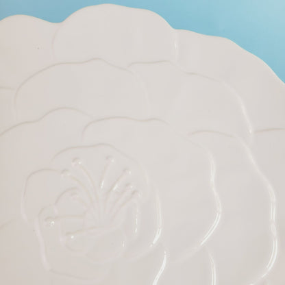 Studio Nova White Hibiscus Flower 14" Round Platter