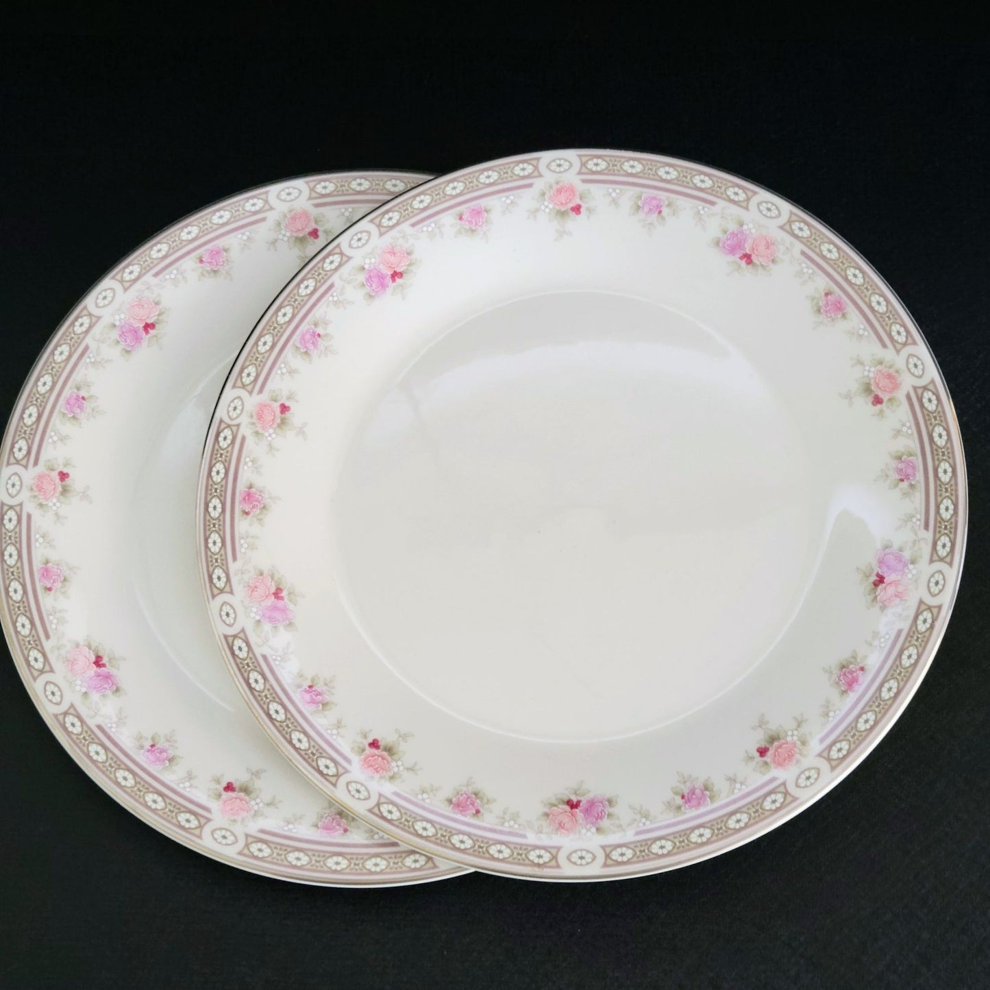 Royal Doulton Elegance Dinner Plate, c.1980s Vogue Collection, England