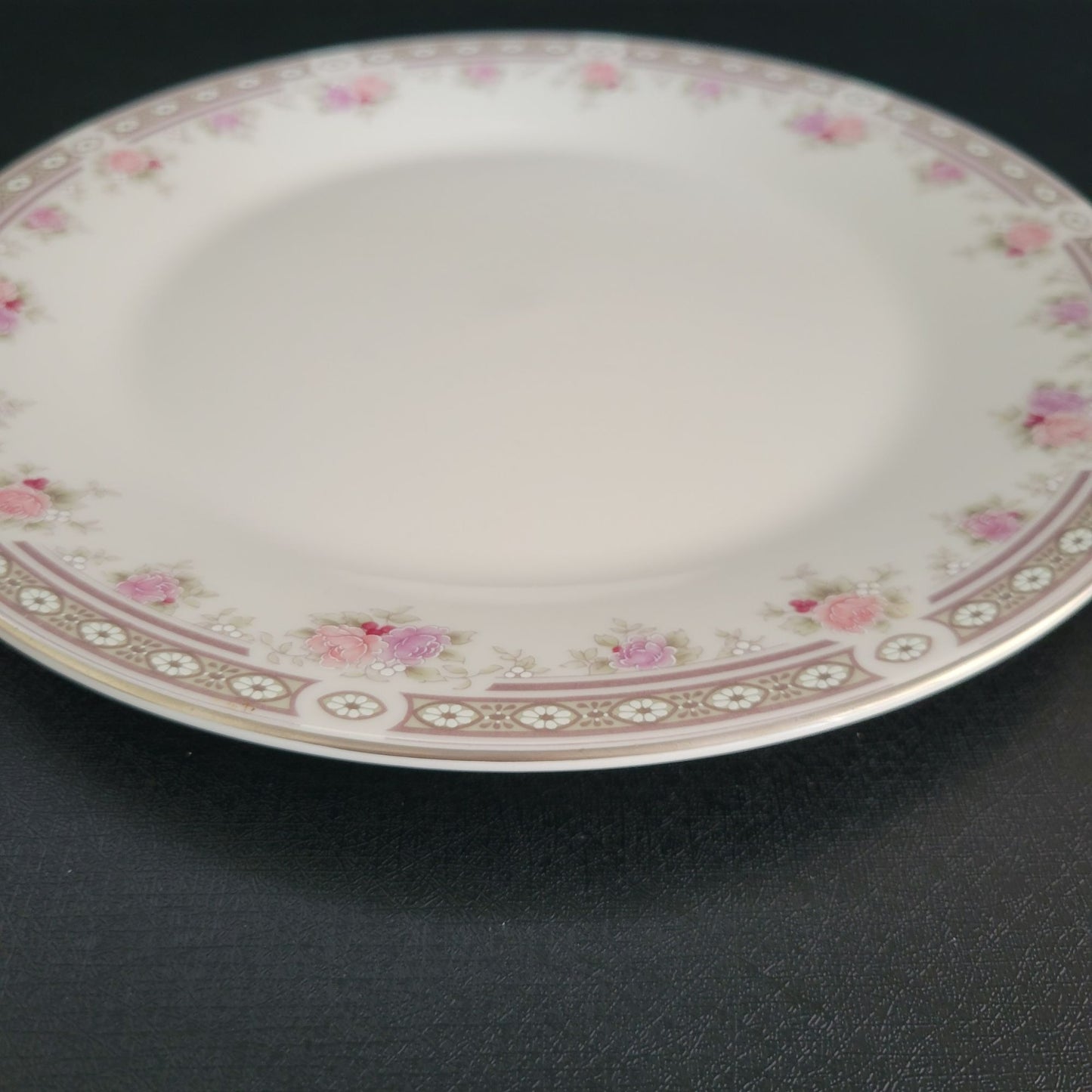 Royal Doulton Elegance Dinner Plate, c.1980s Vogue Collection, England