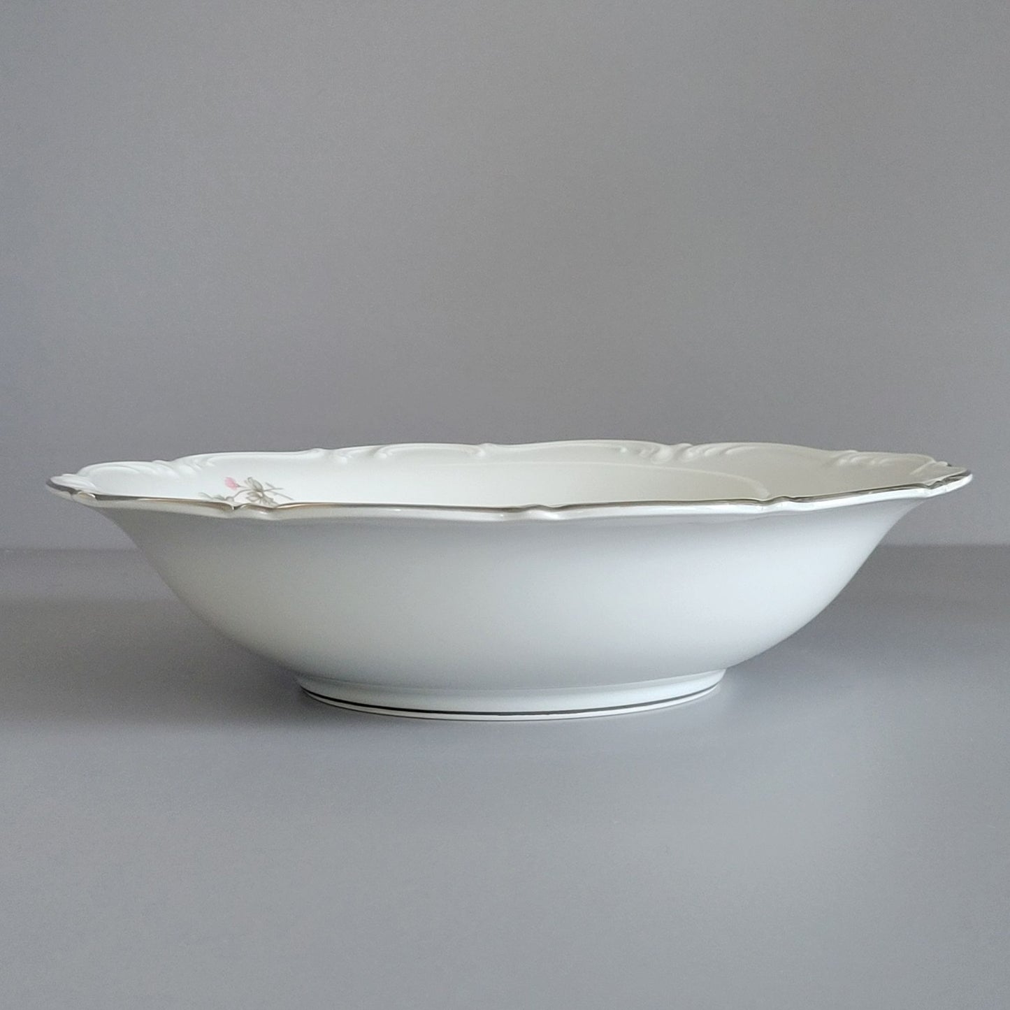 Tirschenreuth Picardy Round Serving Bowl, c.1969 Bavaria Germany