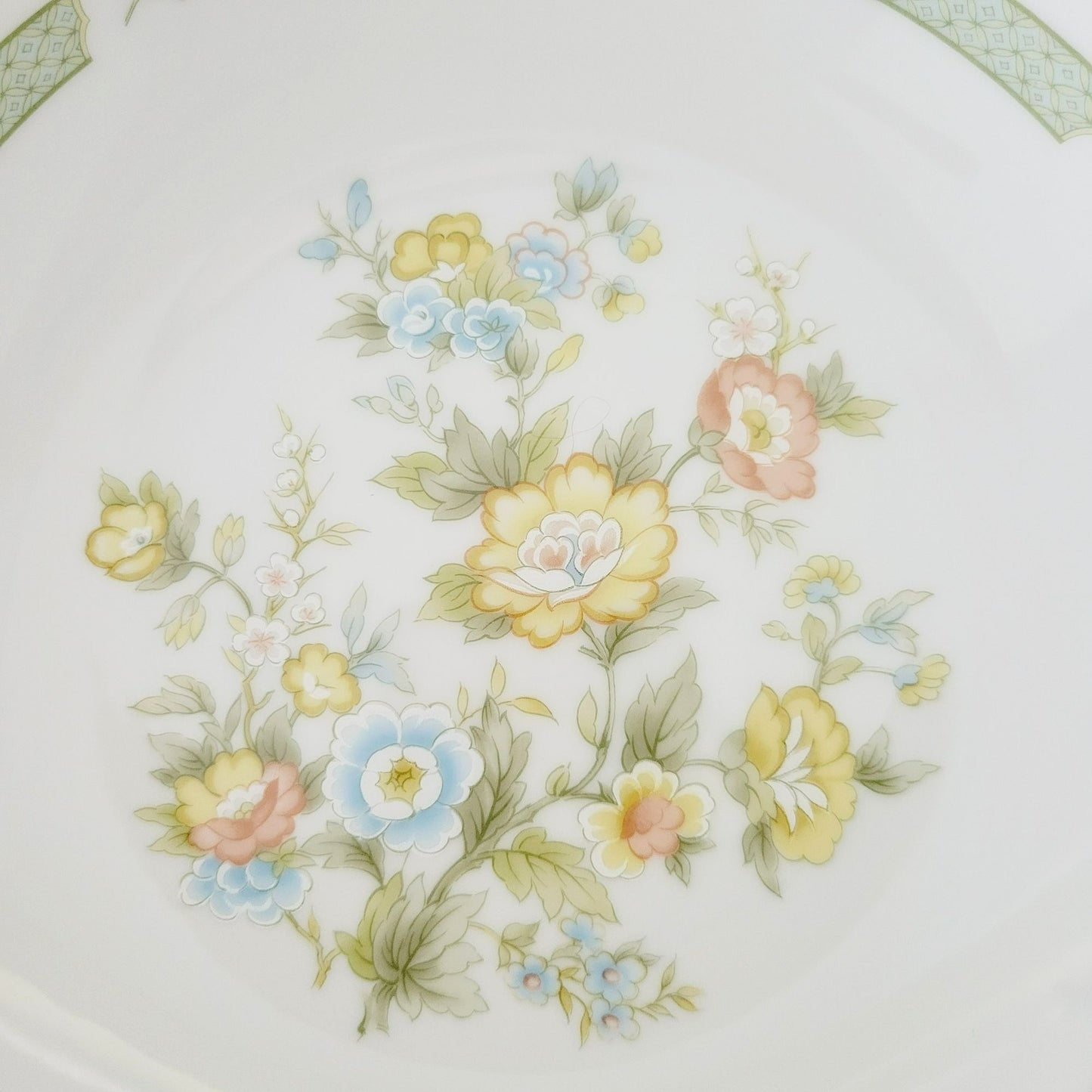 Fashion Royale Ashley Round Serving Bowl, Made in Japan