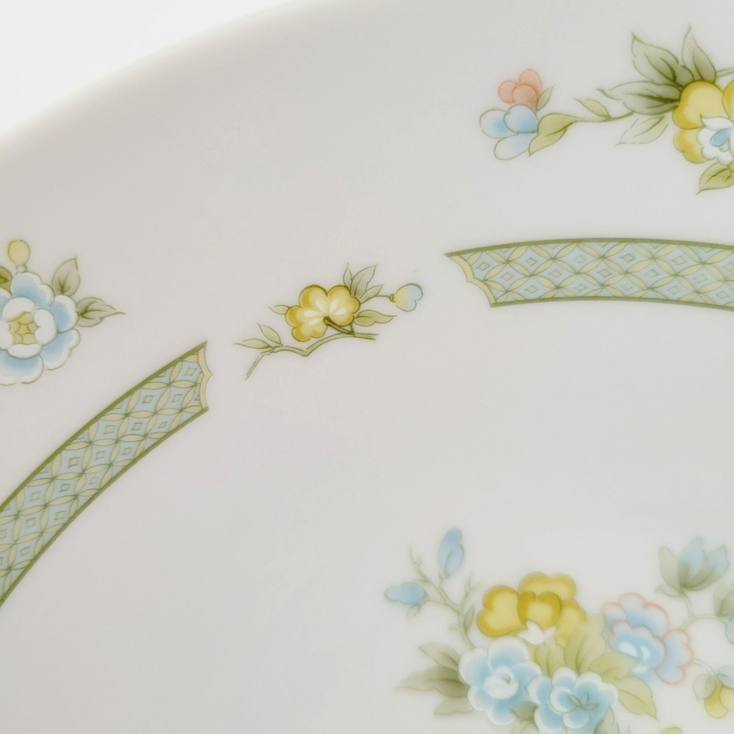 Fashion Royale Ashley Round Serving Bowl, Made in Japan