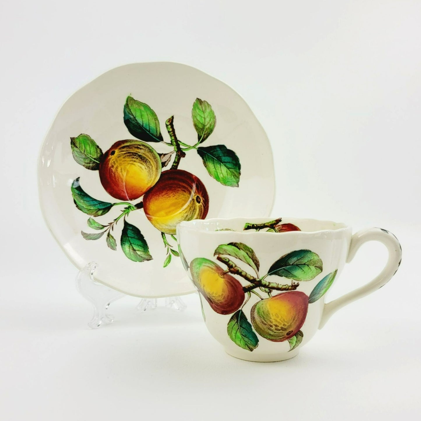 Spode Apple Teacup & Saucer, Embossed Scalloped Edge, c.1962-64 England